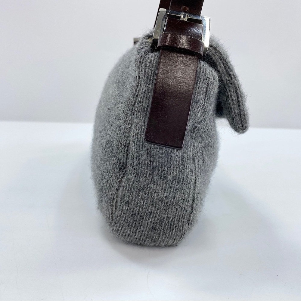Cashmere wool grey Fendi baguette - Picture 3 of 9